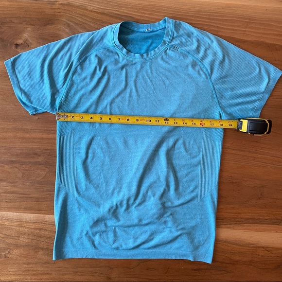 BUNDLE! 2 for 1 Lululemon T-Shirts! - Picture 7 of 11